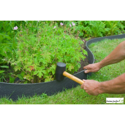 Bordure de jardin noir avec surface texturée, bordure semi-flexible