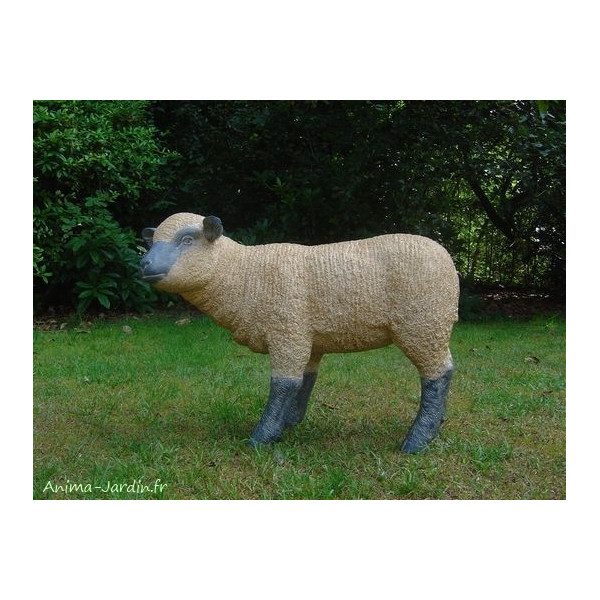 Agneau debout beige en fibre de verre, petit mouton tête haute noire, animal de la ferme