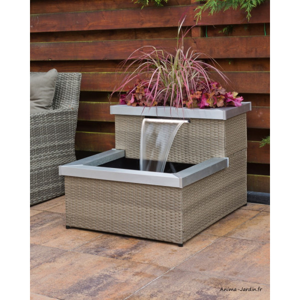 Fontaine LED moderne à 2 étages au contour tressé, Aveiro