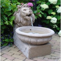 Fontaine aspect grès, gargouille tête de lion, Basel
