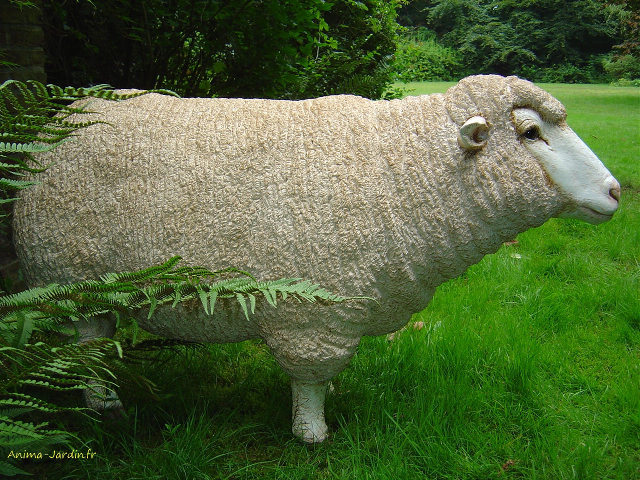 Mouton debout en résine, Brebis tête haute, animal de la ...