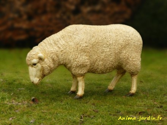 Mouton-en-résine-tête-basse-anima-jardin.fr